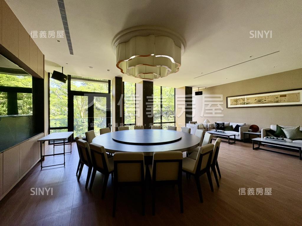 星野沐月山景２房車位房屋室內格局與周邊環境