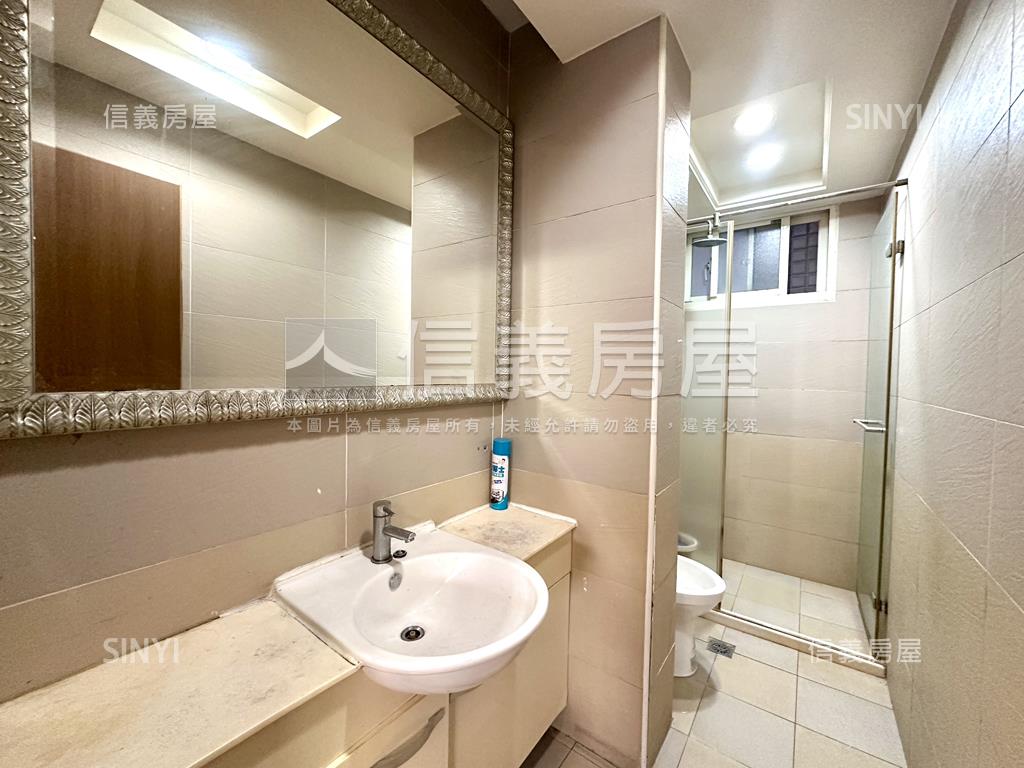 民族路頂樓美景大空間房屋室內格局與周邊環境