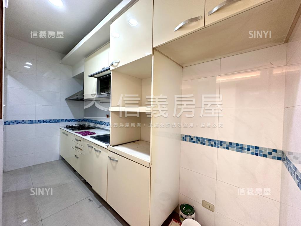 民族路頂樓美景大空間房屋室內格局與周邊環境