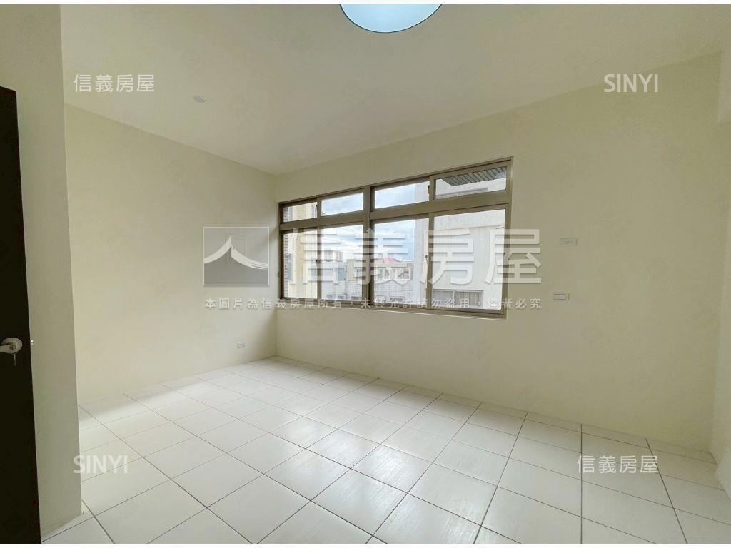 東大南寮精美車庫透天房屋室內格局與周邊環境