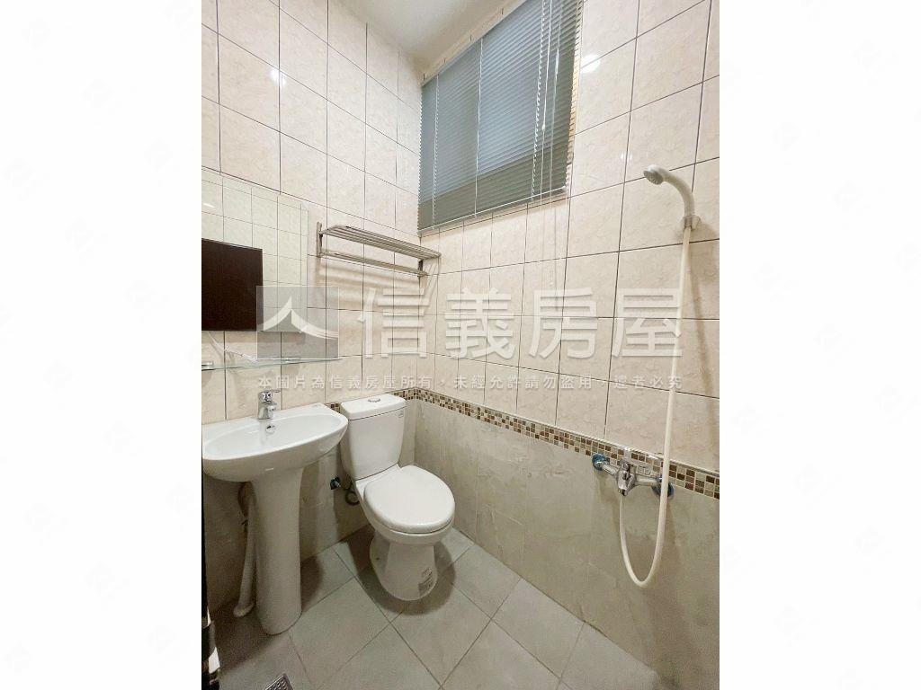 東大南寮精美車庫透天房屋室內格局與周邊環境