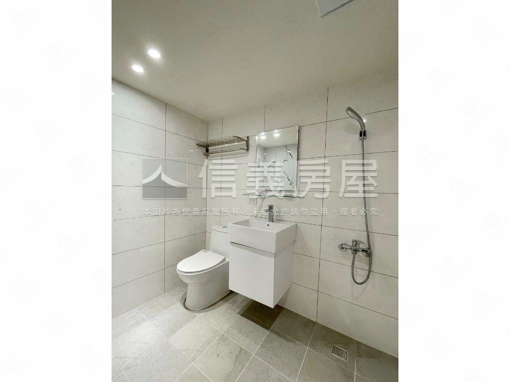 東大南寮精美車庫透天房屋室內格局與周邊環境