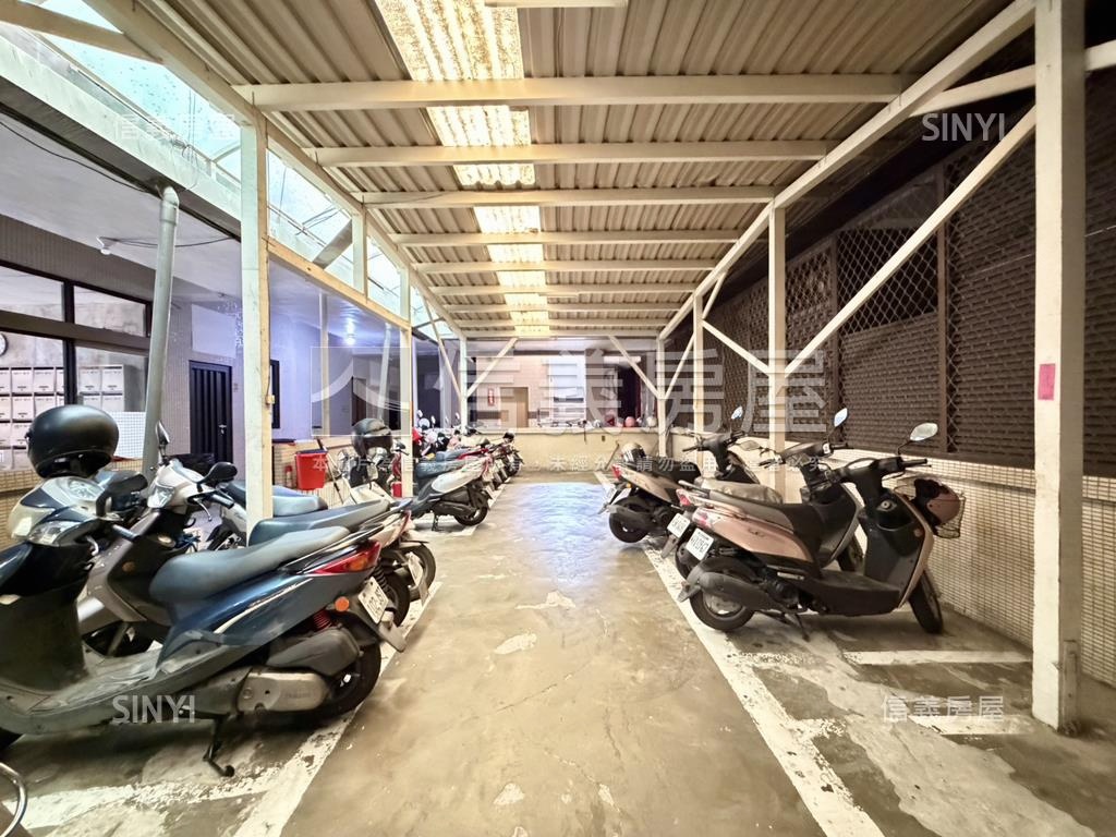 玫瑰廣場亮美大五房房屋室內格局與周邊環境