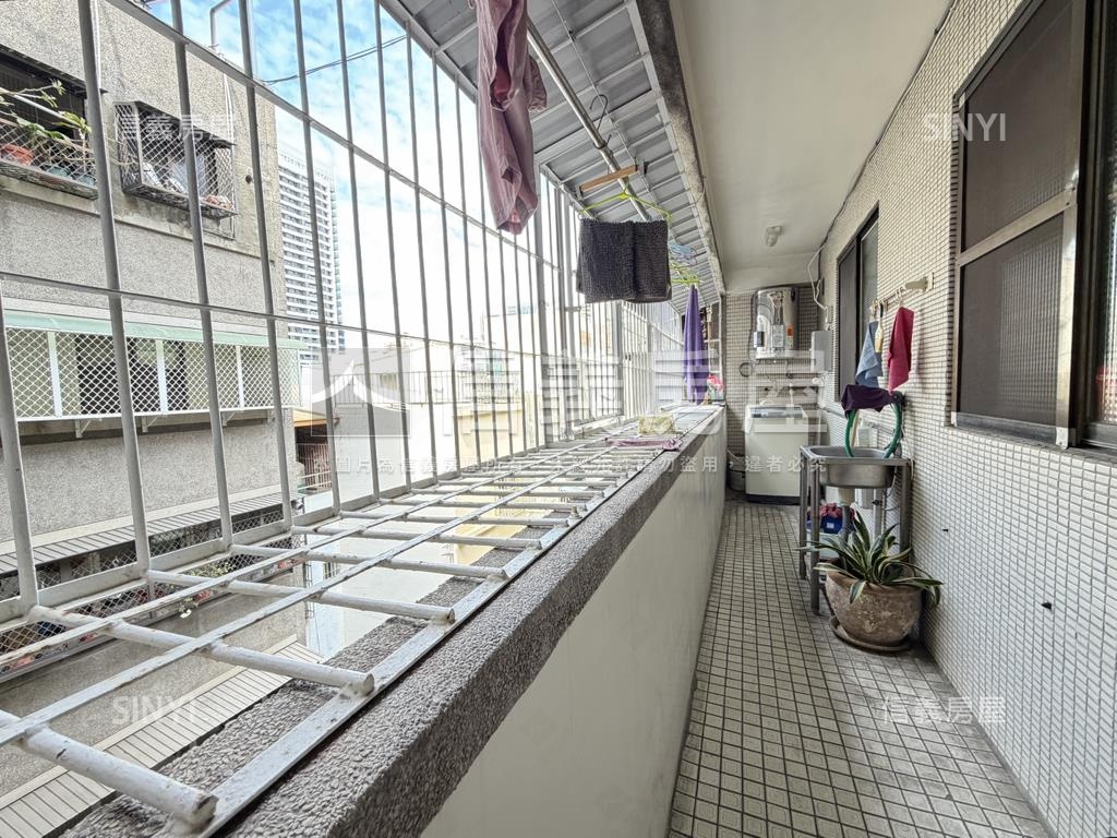 玫瑰廣場亮美大五房房屋室內格局與周邊環境