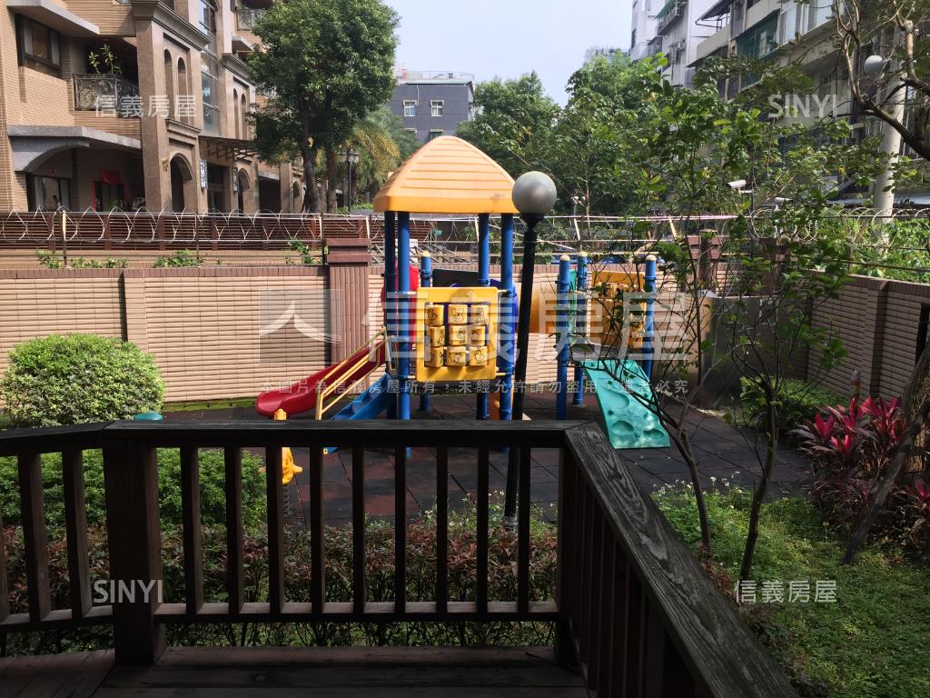 專任★畢卡索藝境四房車位房屋室內格局與周邊環境