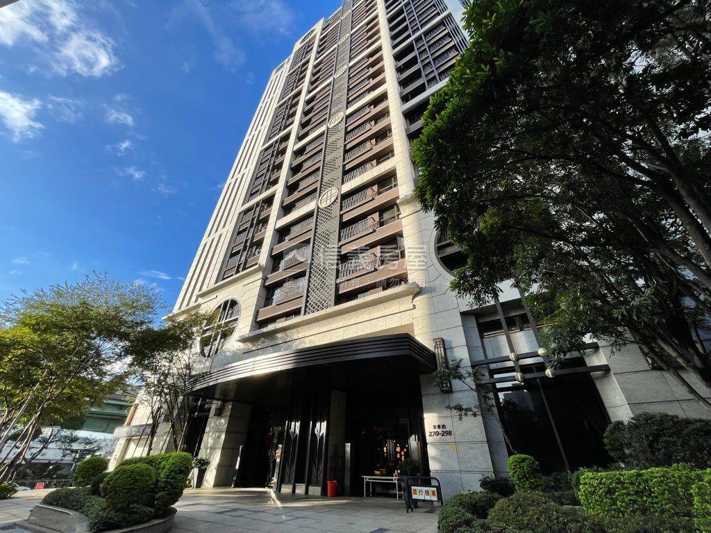 【家傳】亞東電梯兩房車位房屋室內格局與周邊環境