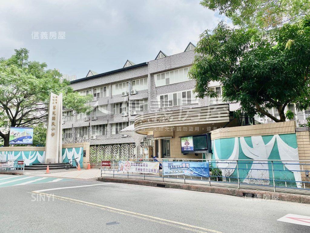 一層兩戶衛浴開窗大兩房房屋室內格局與周邊環境