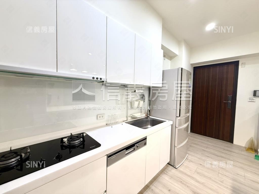 群新墨客．質感採光２房房屋室內格局與周邊環境