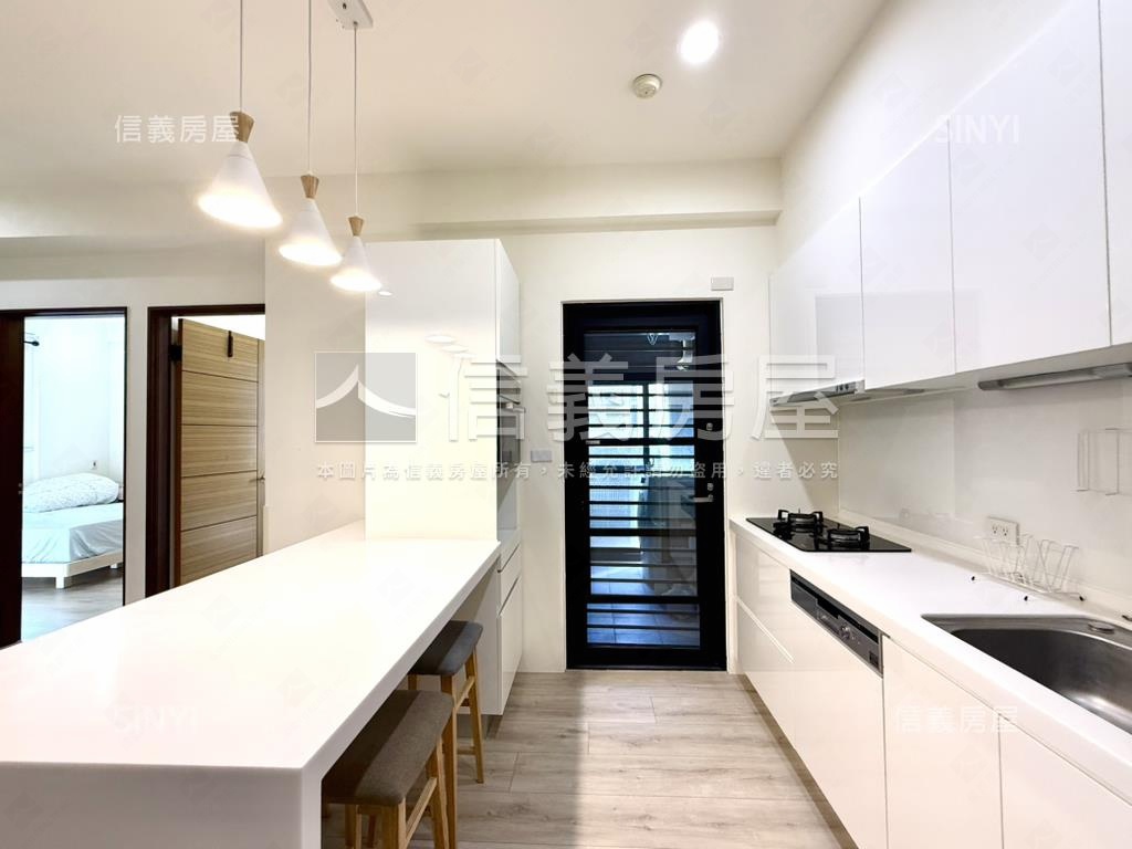 群新墨客．質感採光２房房屋室內格局與周邊環境