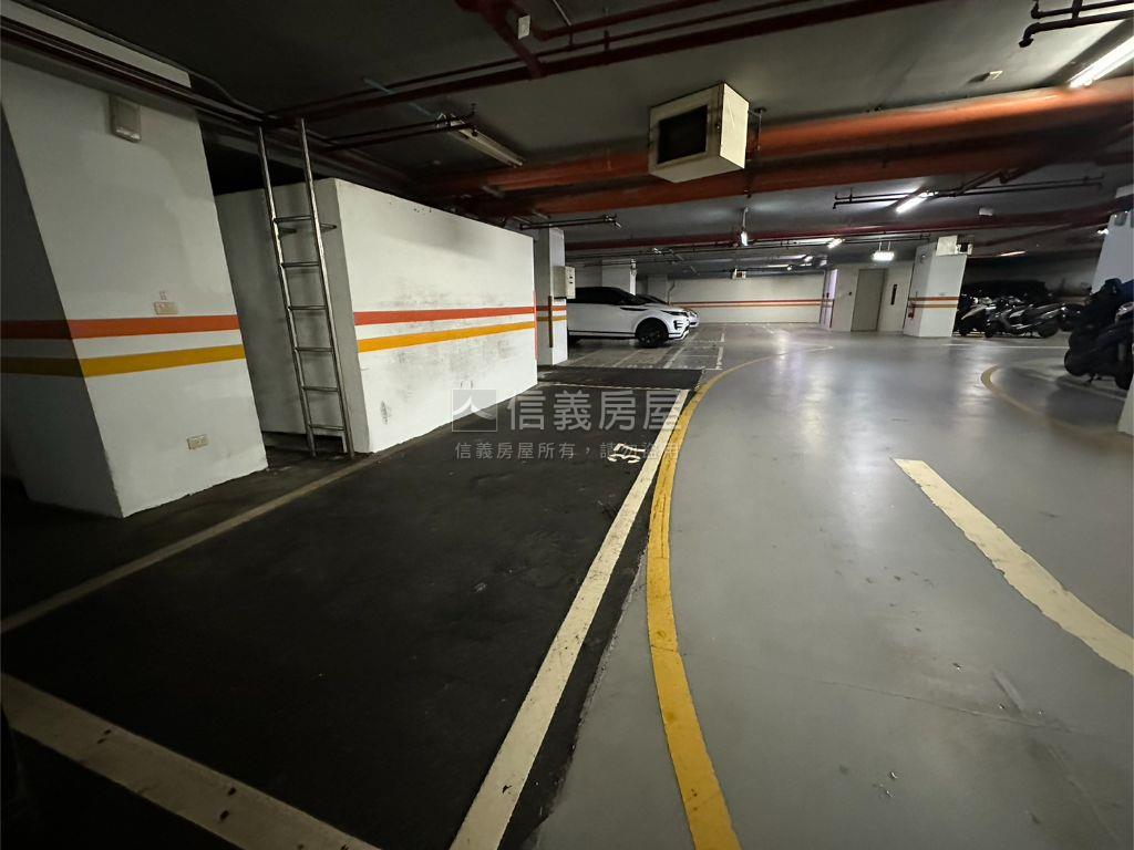 福和電梯３房附車位房屋室內格局與周邊環境