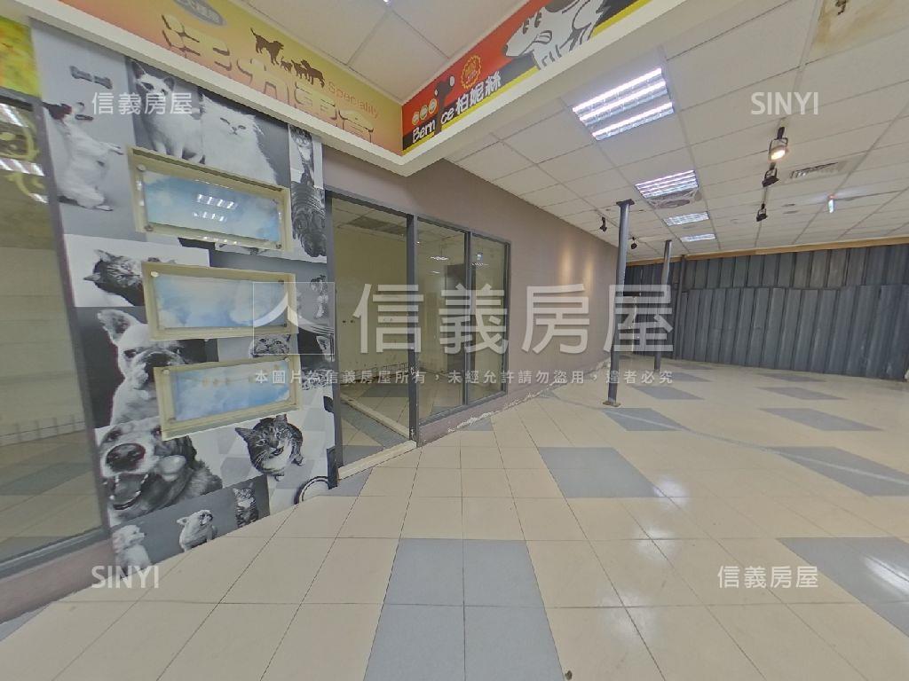 國光路大面寬店面房屋室內格局與周邊環境