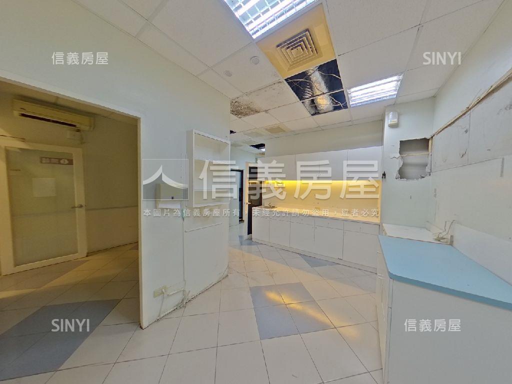 國光路大面寬店面房屋室內格局與周邊環境
