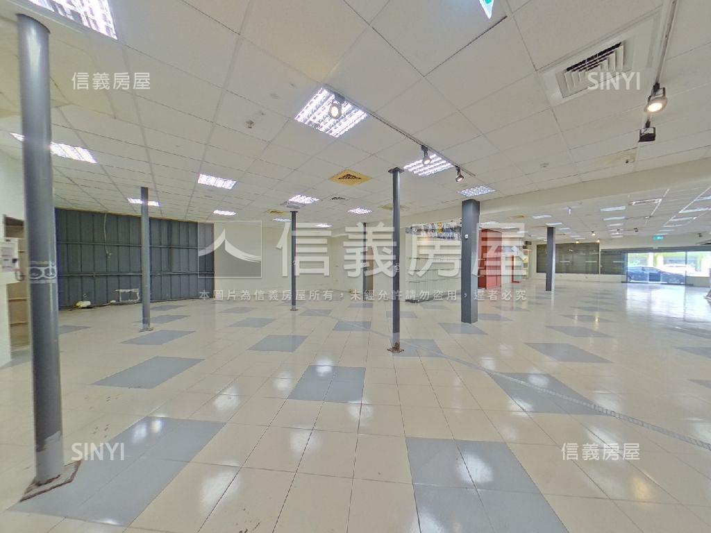 國光路大面寬店面房屋室內格局與周邊環境