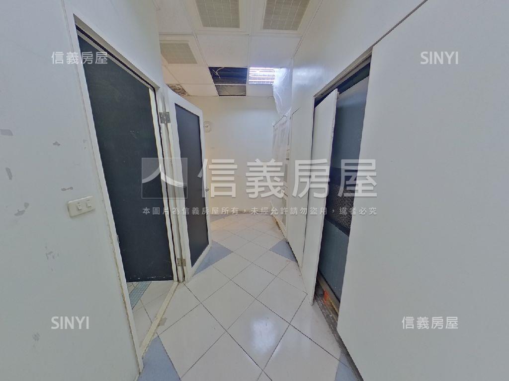 國光路大面寬店面房屋室內格局與周邊環境