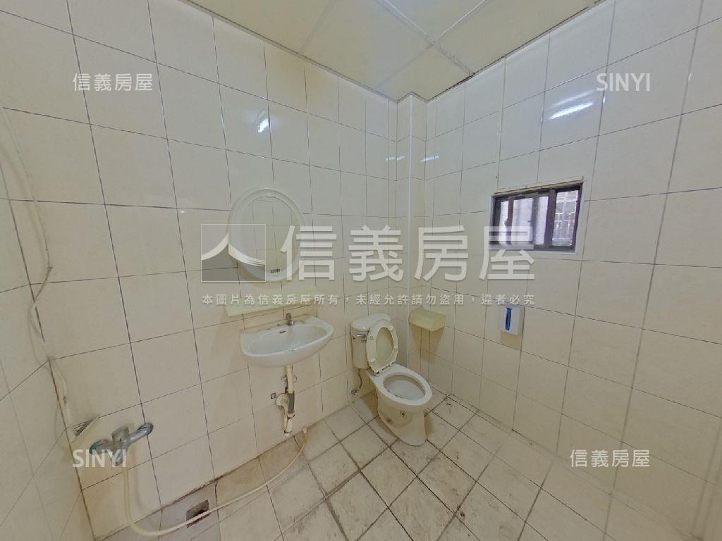 國光路大面寬店面房屋室內格局與周邊環境