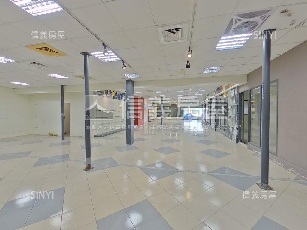 國光路大面寬店面房屋室內格局與周邊環境