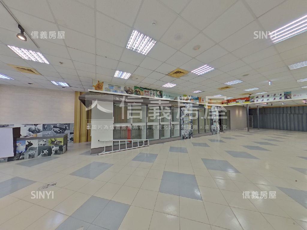 國光路大面寬店面房屋室內格局與周邊環境