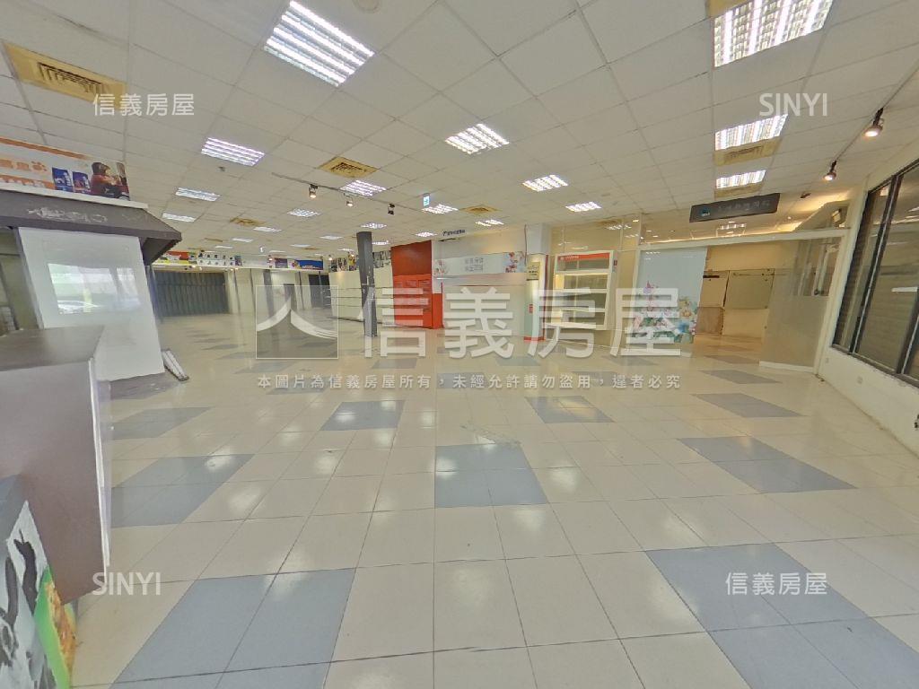 國光路大面寬店面房屋室內格局與周邊環境