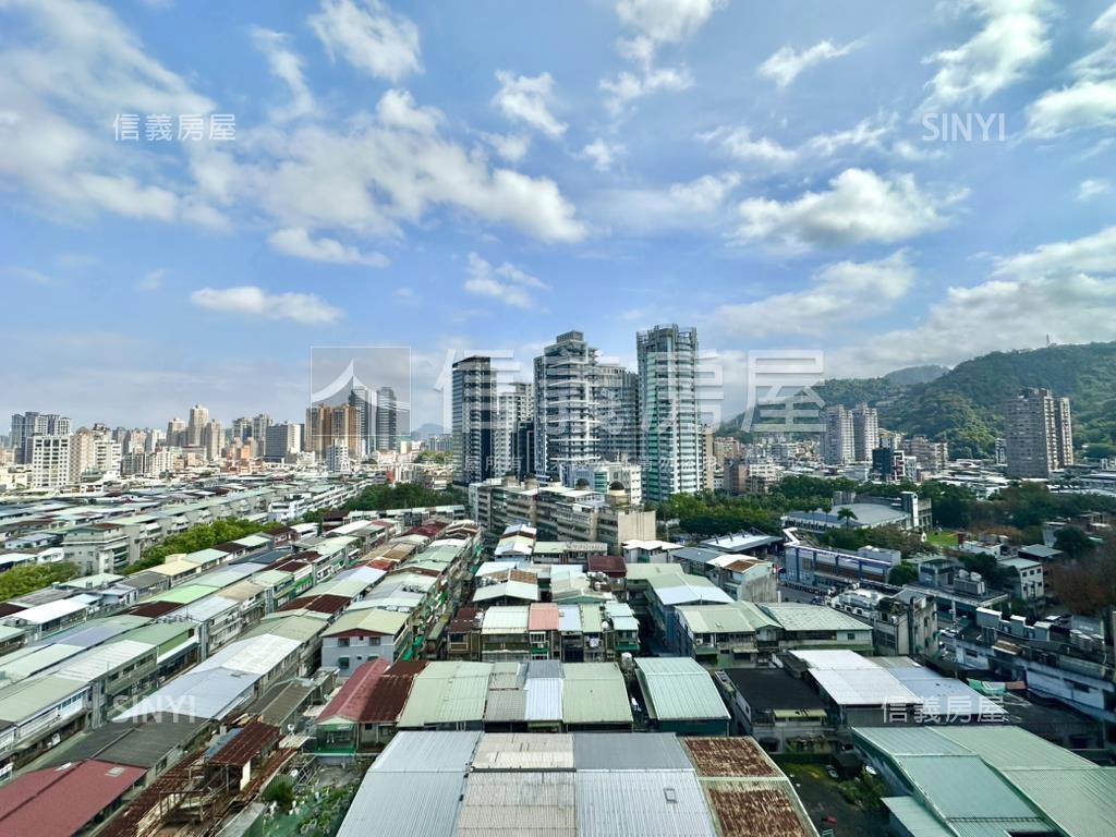 稀有楓華挑高美屋房屋室內格局與周邊環境