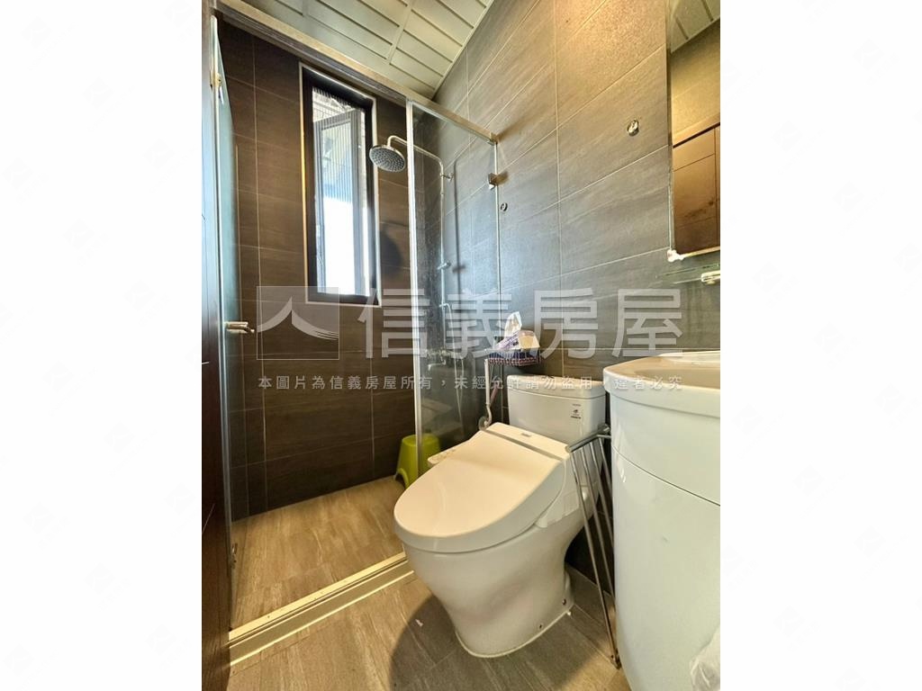 稀有楓華挑高美屋房屋室內格局與周邊環境