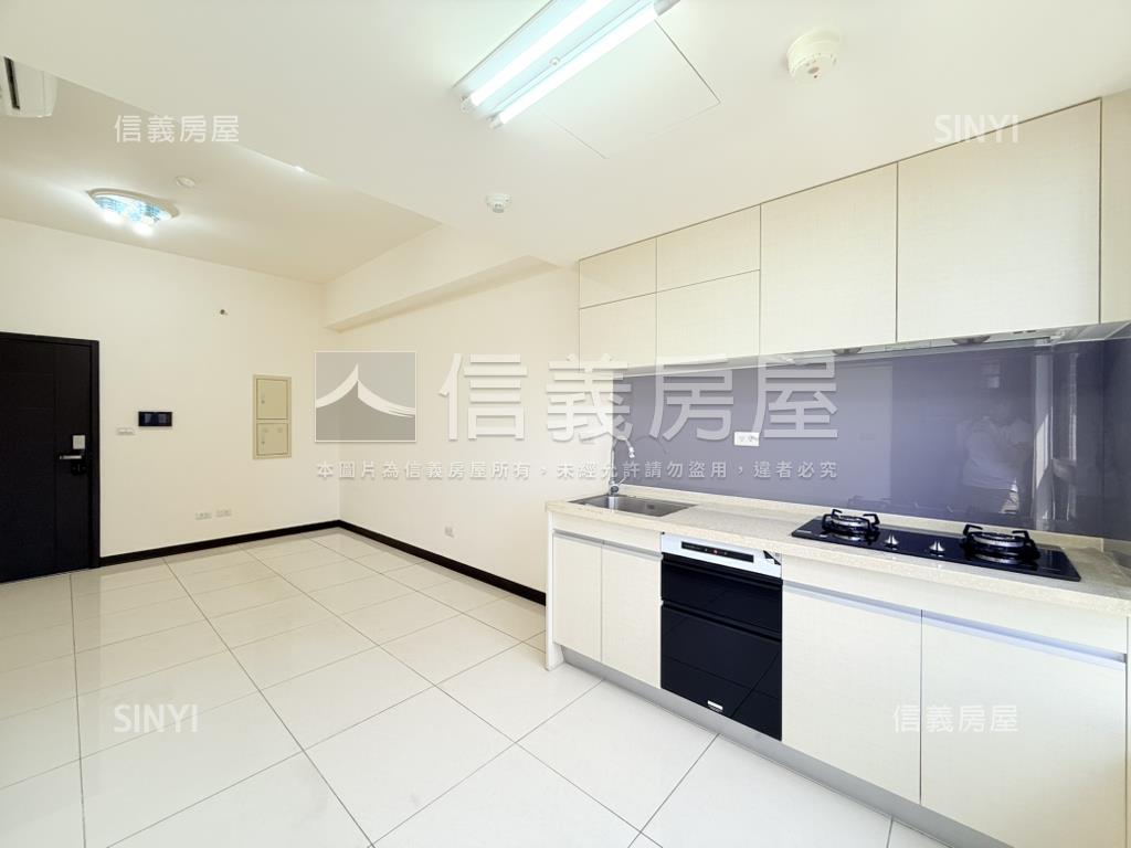 鳳茗雙鐵雙軌之星２房房屋室內格局與周邊環境
