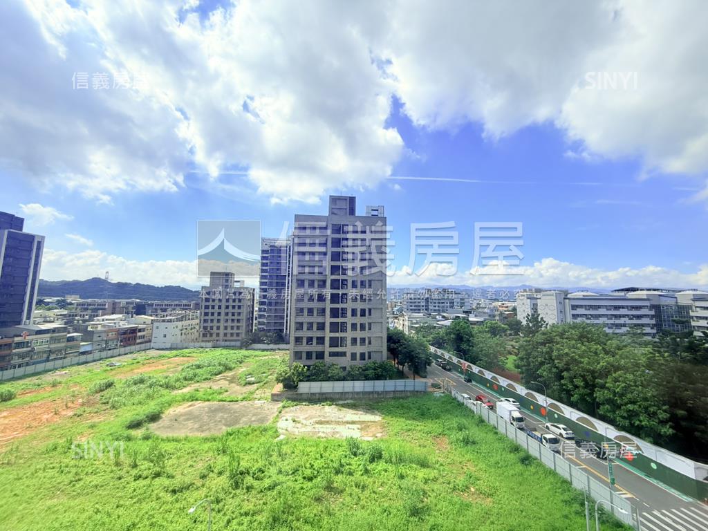 鳳茗雙鐵雙軌之星２房房屋室內格局與周邊環境