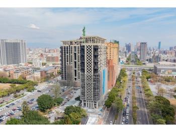 台灣隱賦３房平車誠售