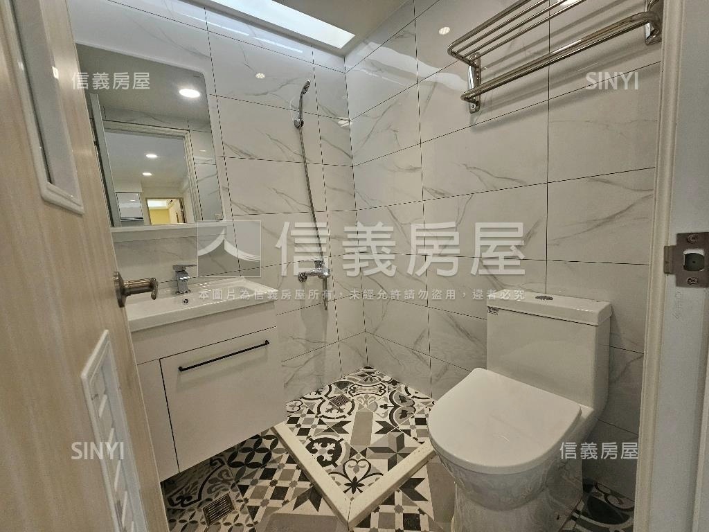 仁義街裝潢二樓房屋室內格局與周邊環境