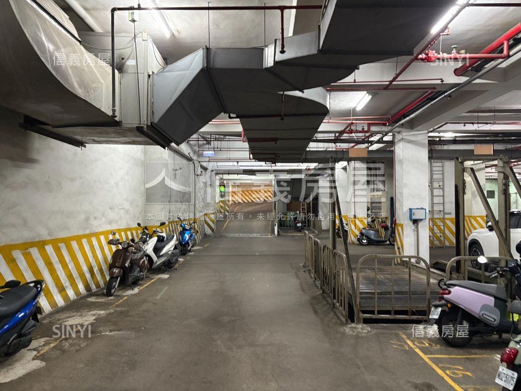 通豪芳鄰美美兩房車位採光房屋室內格局與周邊環境