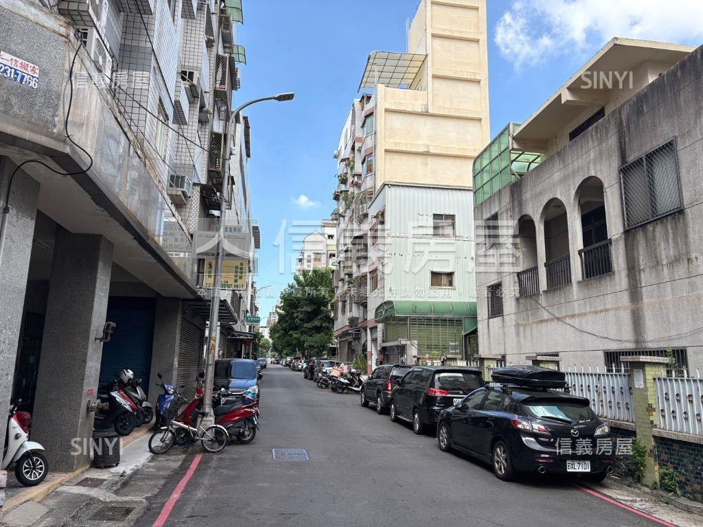 通豪芳鄰美美兩房車位採光房屋室內格局與周邊環境