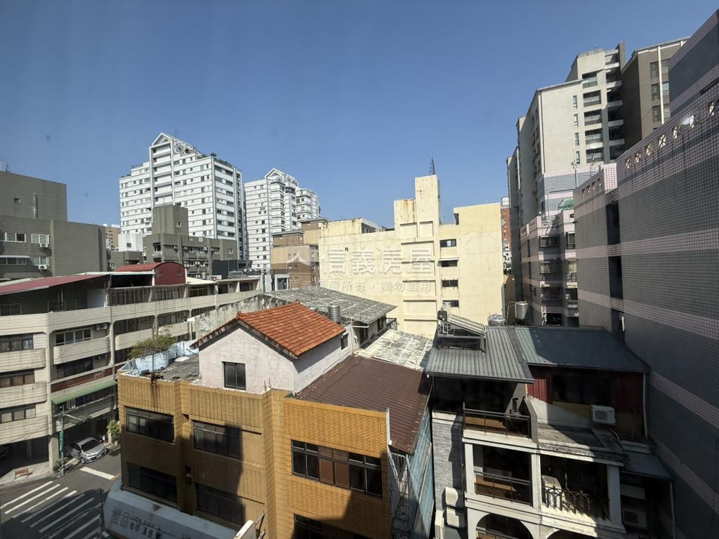 五期捷運！採光大三房車位房屋室內格局與周邊環境