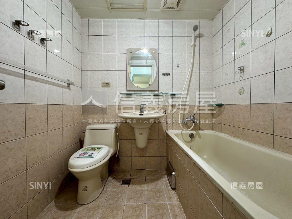 【幸福商圈】純品三房車位房屋室內格局與周邊環境