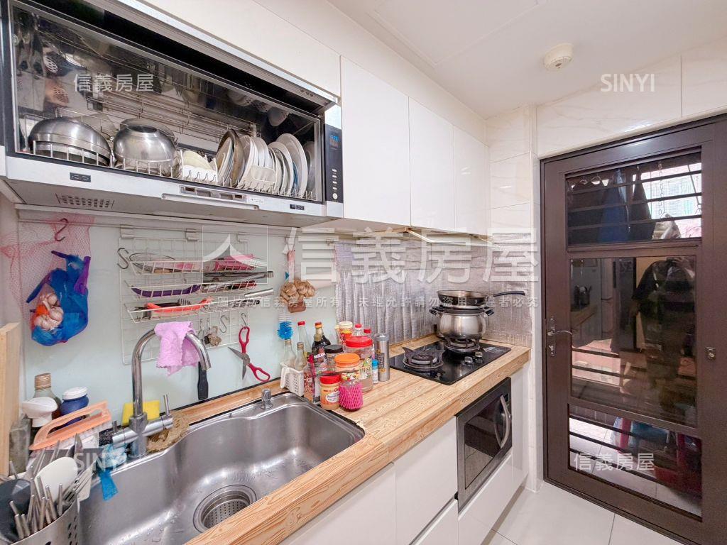 汐止１０１。３房帶車位房屋室內格局與周邊環境