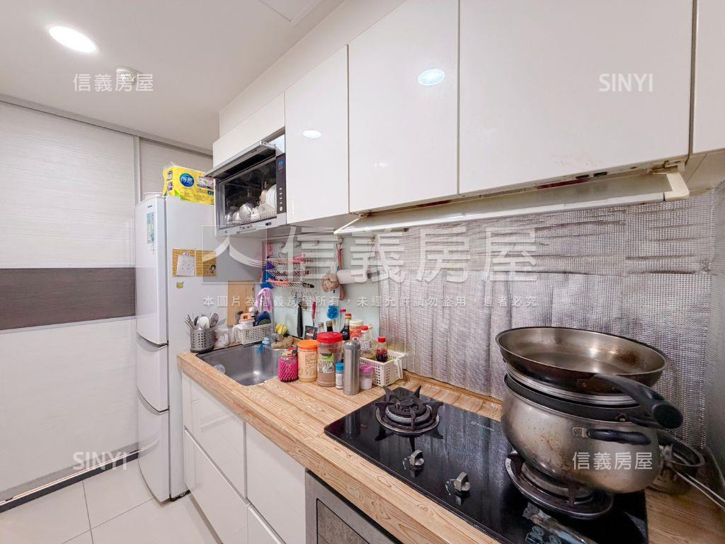 汐止１０１。３房帶車位房屋室內格局與周邊環境