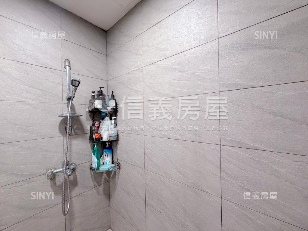 汐止１０１。３房帶車位房屋室內格局與周邊環境