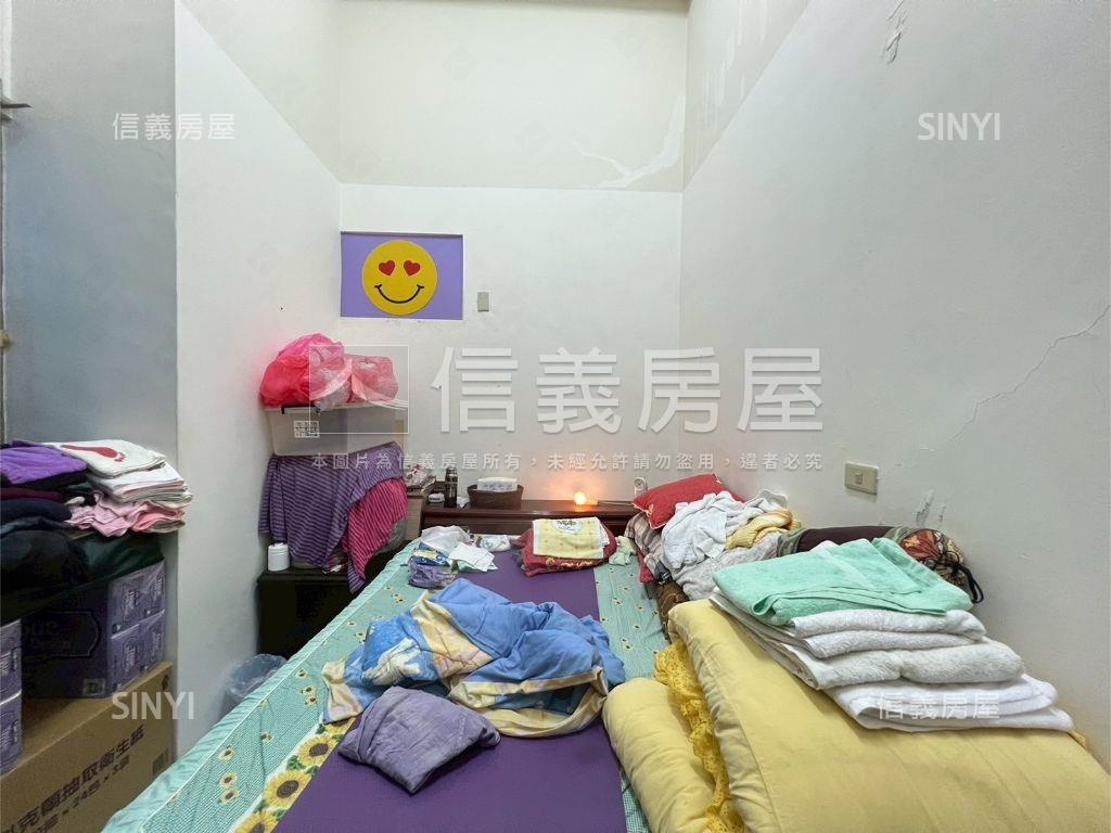 稀有釋出陽明世紀挑高三房房屋室內格局與周邊環境
