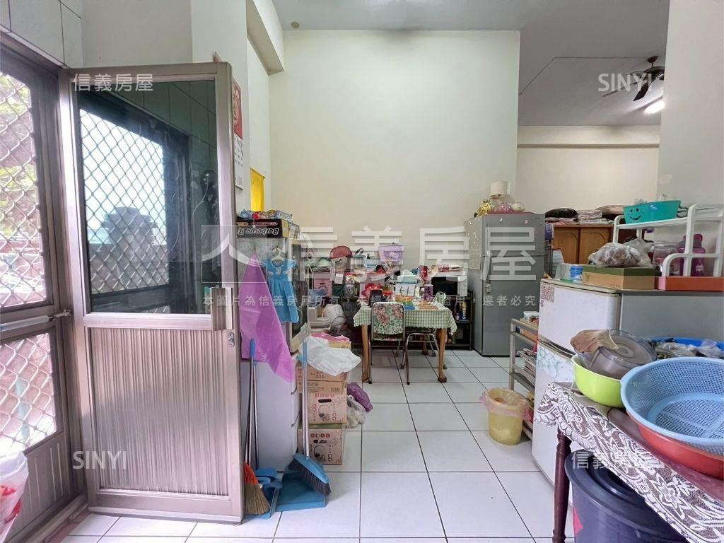 稀有釋出陽明世紀挑高三房房屋室內格局與周邊環境