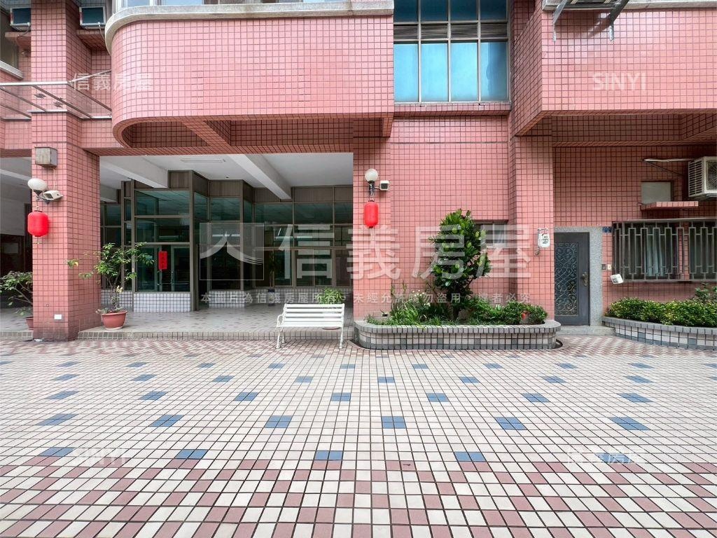 稀有釋出陽明世紀挑高三房房屋室內格局與周邊環境