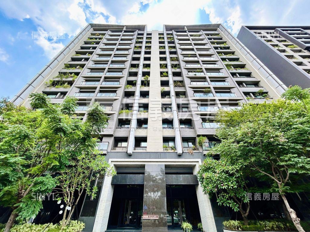 中國醫旁惠宇高樓大三平車房屋室內格局與周邊環境