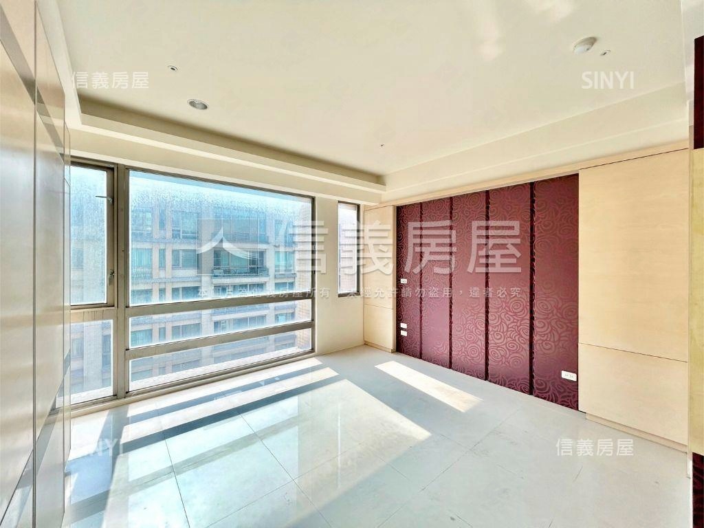 啟奧邦城高樓大戶房屋室內格局與周邊環境