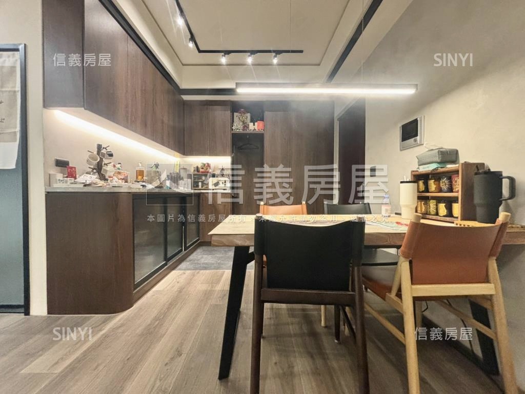 政大史丹佛２房坡平車位房屋室內格局與周邊環境