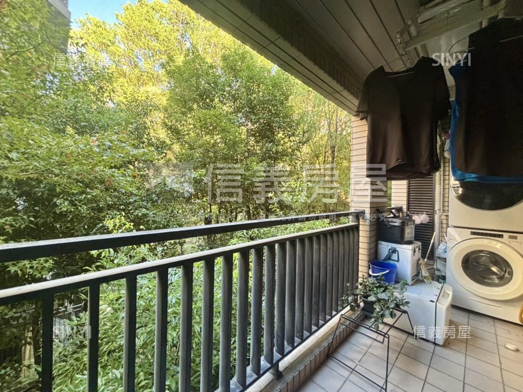 政大史丹佛２房坡平車位房屋室內格局與周邊環境