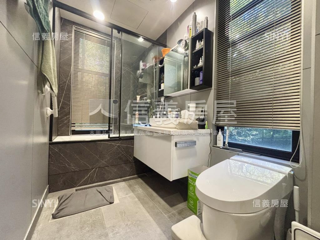 政大史丹佛２房坡平車位房屋室內格局與周邊環境