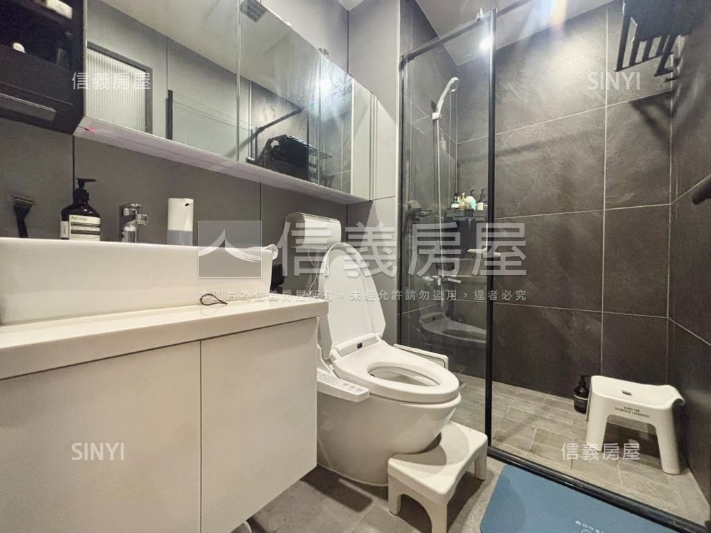 政大史丹佛２房坡平車位房屋室內格局與周邊環境