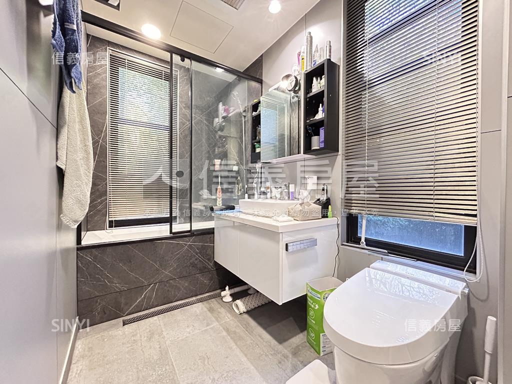 政大綠意２房１室坡平車位房屋室內格局與周邊環境