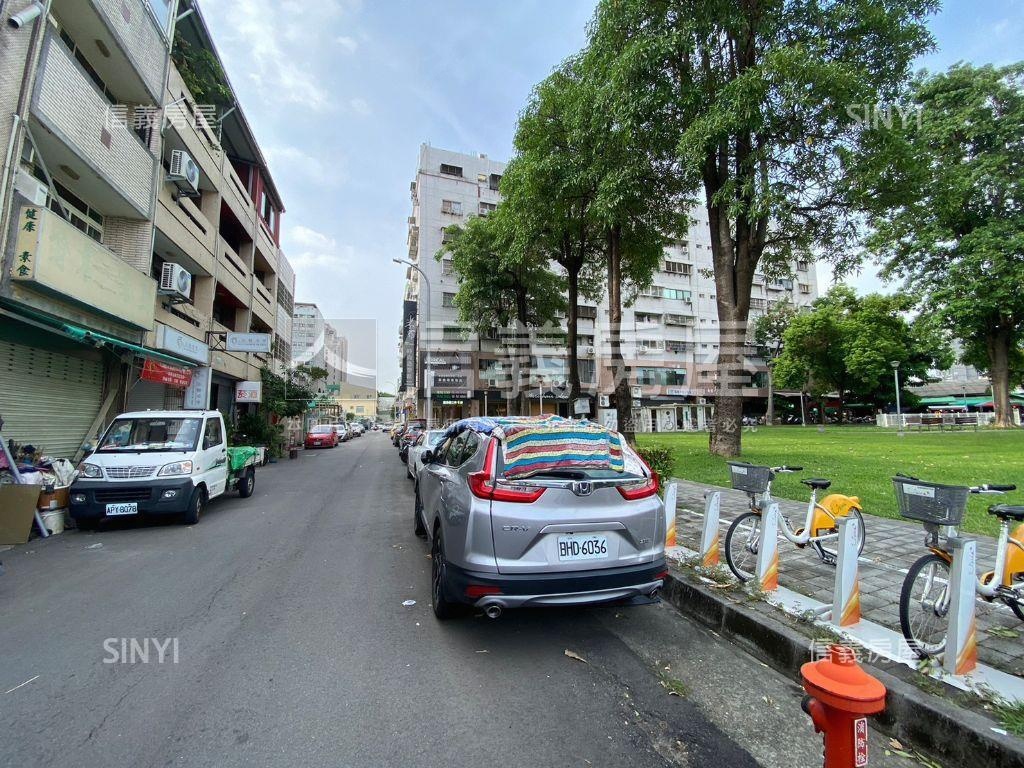 近華美市場●西屯區地下室房屋室內格局與周邊環境