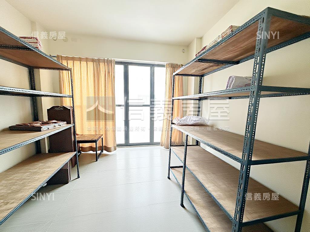 近車站捷運商用地正街店面房屋室內格局與周邊環境