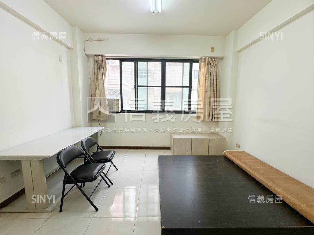 近車站捷運商用地正街店面房屋室內格局與周邊環境