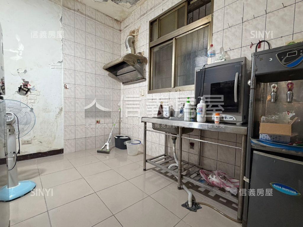 近忠孝橋公寓一樓房屋室內格局與周邊環境