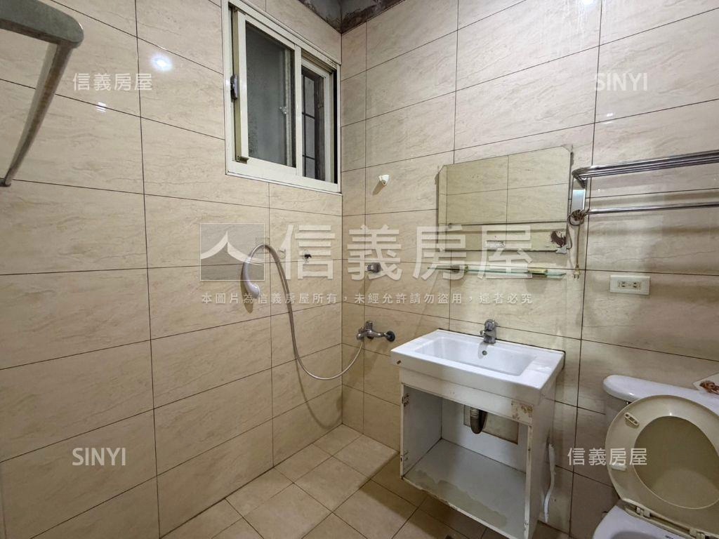 近忠孝橋公寓一樓房屋室內格局與周邊環境